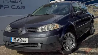 Cinzento Usado 2005 Renault Mégane II | € 3.350 (Preço justo)