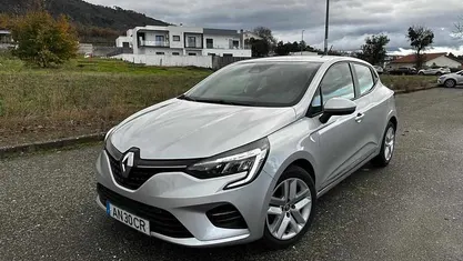 Cinzento Usado 2021 Renault Clio V Citadino | € 14.250 (Preço justo)