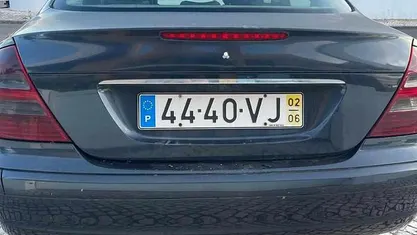 Usado Mercedes E220 143 HP (105 kW) 2002 Preto Sedan