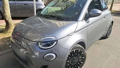 Cinzento Usado 2021 Fiat 500e | € 15.900 (Preço justo)