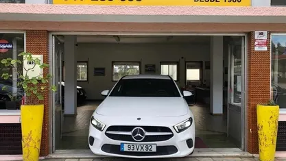 Branco Usado 2019 Mercedes A180 Citadino | € 22.950 (Preço justo)
