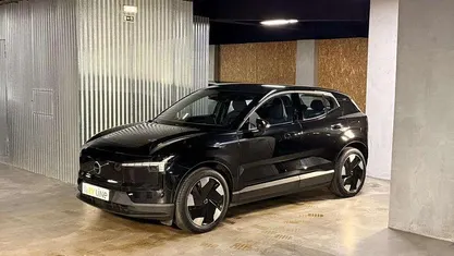 Preto Usado 2024 Volvo EX30 SUV | € 36.500 (Preço justo)