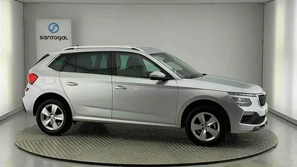 Prateado Usado 2024 Skoda Kamiq SUV | € 22.990 (Preço justo)