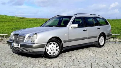 Usado Mercedes E220 125 HP (91 kW) 1999 Carrinha