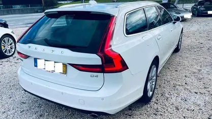 Branco Usado 2017 Volvo V90 Momentum Carrinha | € 21.980 (Preço justo)