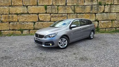 Usado Peugeot 308 SW 100 HP (73 kW) 2018 Cinzento Carrinha