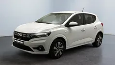 Branco Usado 2024 Dacia Sandero Expression Citadino | € 15.900 (Preço justo)