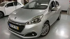 Cinzento Usado 2017 Peugeot 208 Citadino | € 10.890 (Preço justo)