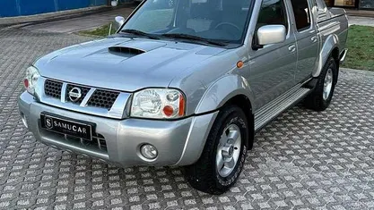 Cinzento Usado 2004 Nissan Navara Pickup | € 14.990 (Preço justo)