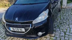 Preto Usado 2013 Peugeot 208 Citadino | € 5.999 (Preço justo)