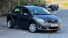 Cinzento Usado 2009 Toyota Auris | € 5.850 (Preço justo)