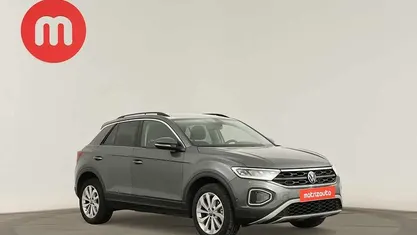 Cinzento Usado 2023 VW T-Roc SUV | € 22.499 (Preço justo)