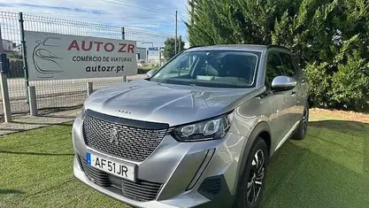 Cinzento Usado 2021 Peugeot 2008 SUV | € 18.900 (Preço justo)