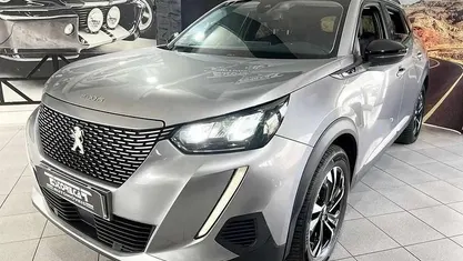 Usado 2022 Peugeot e-2008 Allure SUV | € 21.600 (Preço justo)