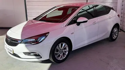Usado Opel Astra 110 HP (80 kW) 2017 Branco