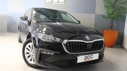 Preto Usado 2024 Skoda Scala Style Citadino | € 19.990 (Preço justo)