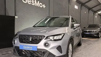 Usado Seat Arona 110 HP (80 kW) 2023 Cinzento SUV