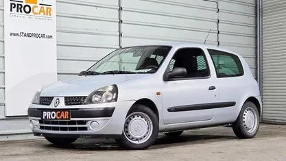 Usado Renault Clio II 65 HP (47 kW) 2002 Cinzento
