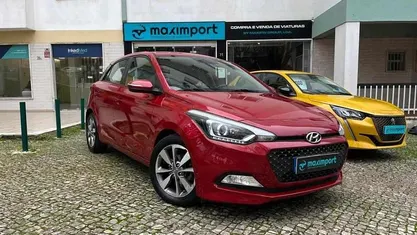 Vermelho Usado 2015 Hyundai i20 Comfort | € 9.900 (Preço justo)