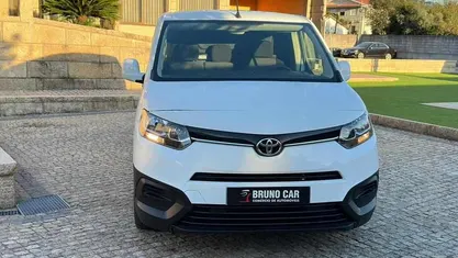 Branco Usado 2022 Toyota Proace Monovolume | € 16.900 (Preço justo)