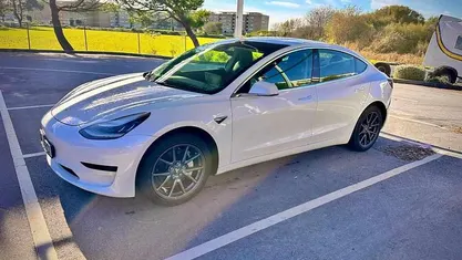 Usado 2019 Tesla Model 3 Standard Range Plus Sedan | € 19.900 (Bom preço)