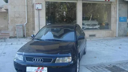 Azul Usado 1999 Audi A3 Citadino | € 3.500 (Preço justo)