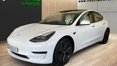 Branco Usado 2023 Tesla Model 3 Sedan | € 31.900 (Preço justo)
