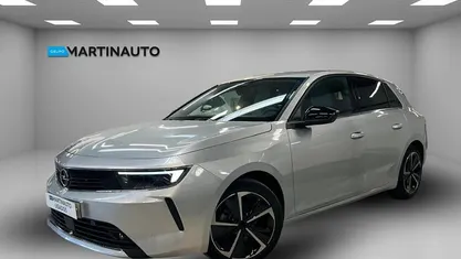 Usado Opel Astra Elegance 130 HP (95 kW) 2023 Cinza Sedan
