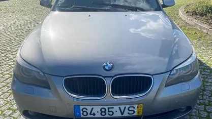 Cinzento Usado 2003 BMW 530 Sedan | € 9.850 (Preço justo)