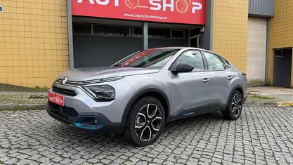 Usado Citroën e-C4 Feel 100 kW (136 HP) 2023 Sedan