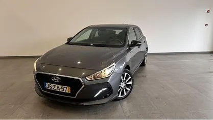 Cinzento Usado 2019 Hyundai i30 Style Citadino | € 19.950 (Preço elevado)