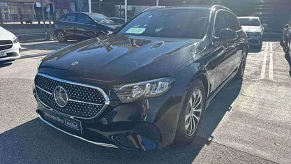 Preto Usado 2024 Mercedes 220 | € 52.900 (Preço justo)