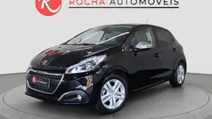 Preto Usado 2016 Peugeot 208 Style Citadino | € 9.499 (Preço justo)