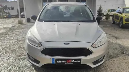 Cinza Usado 2017 Ford Focus Active Sedan | € 12.650 (Preço justo)