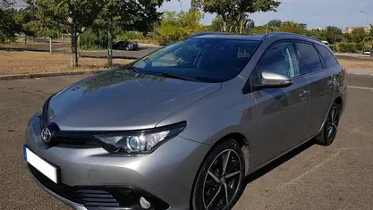 Cinzento Usado 2018 Toyota Auris Touring Sports Carrinha | € 12.650 (Preço justo)