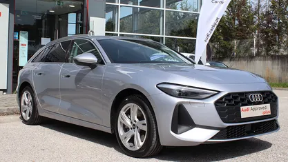 Cinzento Usado 2025 Audi A5 Coupé | € 52.990 (Preço justo)