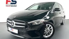 Preto Usado 2020 Mercedes B200 Progressive Monovolume | € 23.800