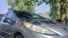 Cinzento Usado 2010 Peugeot 207 Sedan | € 5.000 (Preço justo)