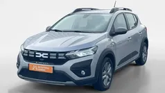 Cinza Usado 2023 Dacia Sandero Expression Citadino | € 17.390 (Preço justo)