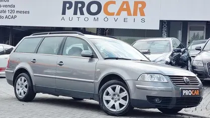 Usado VW Passat 130 HP (95 kW) 2003 Cinzento Carrinha