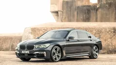 Cinzento Usado 2016 BMW 730 Sedan | € 38.900