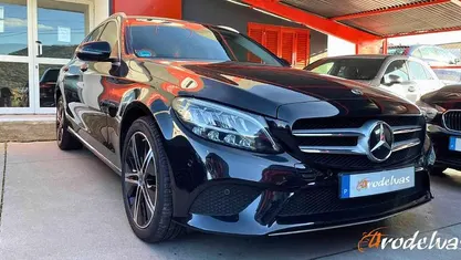 Preto Usado 2020 Mercedes C300 | € 29.900 (Preço justo)