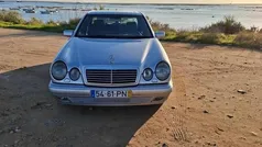 Cinzento Usado 1998 Mercedes E300 Sedan | € 6.950