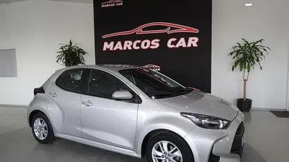 Cinzento Usado 2021 Toyota Yaris Comfort | € 17.900 (Preço justo)