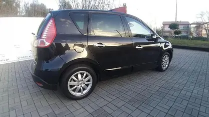 Usado Renault Scénic III 110 HP (80 kW) 2009 Preto Monovolume