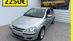 Cinzento Usado 2005 Opel Corsa Sedan | € 2.250 (Preço justo)