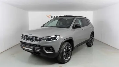 Cinza Usado 2023 Jeep Compass Trailhawk SUV | € 28.980 (Preço justo)