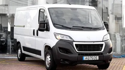 Branco Usado 2022 Peugeot Boxer Van | € 19.990 (Bom preço)