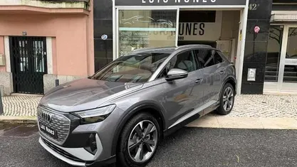 Usado Audi Q4 e-tron 210 kW (286 HP) 2024 Cinzento SUV