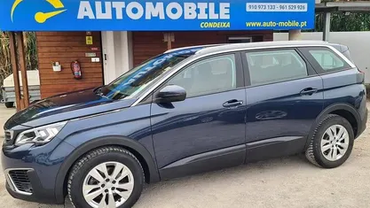 Azul Usado 2019 Peugeot 5008 Active Monovolume | € 19.500 (Preço justo)